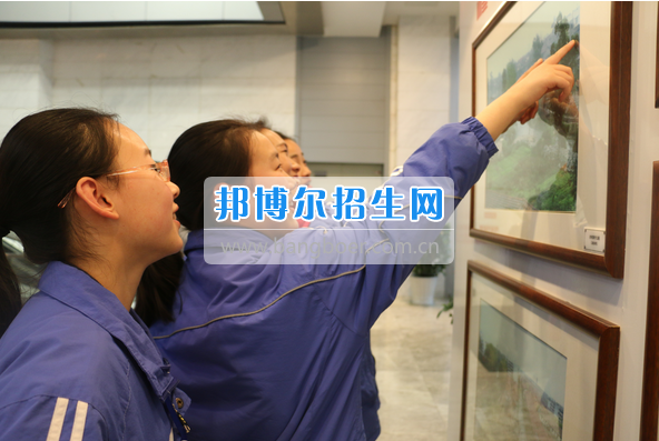 成都市洞子口職業高級中學舉行“成都，因我更美麗”主題開學典禮