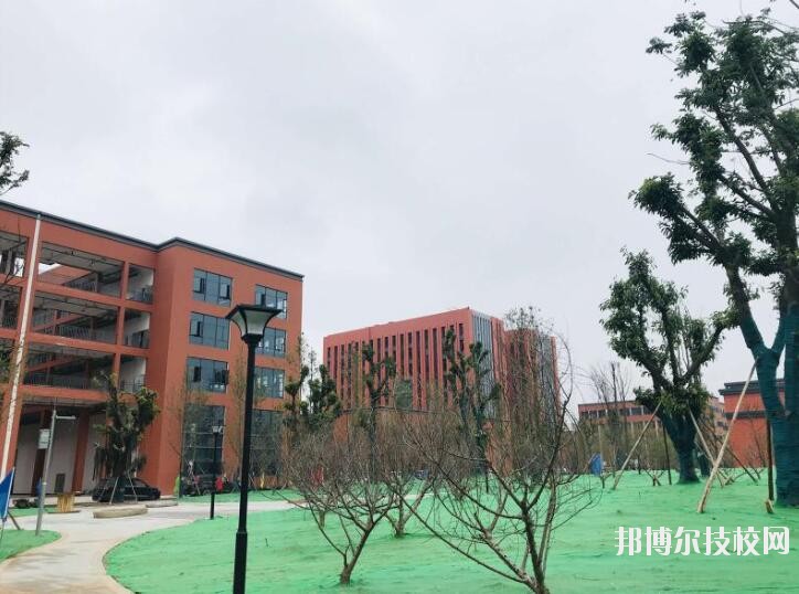 重慶五一高級技工學校2020年報名條件、招生要求、招生對象