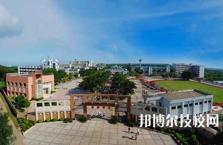 重慶青山工業(yè)技工學(xué)校2020年報(bào)名條件、招生要求、招生對(duì)象