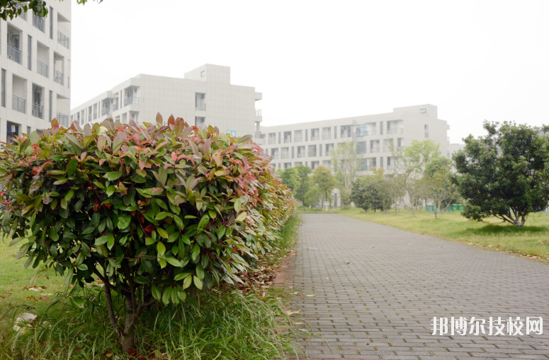 江蘇丹陽(yáng)中等專業(yè)學(xué)校2020年報(bào)名條件、招生要求、招生對(duì)象