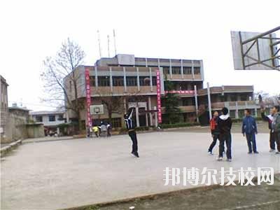 貴州龍里中等職業(yè)學(xué)校2020年報(bào)名條件、招生要求、招生對象