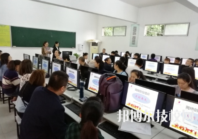 重慶現代技工學校2020年報名條件、招生要求、招生對象