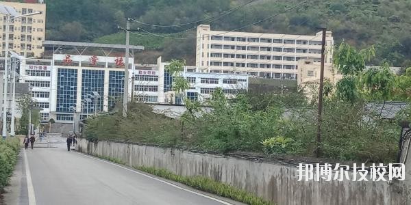 興義中等職業學校2020年報名條件、招生要求、招生對象