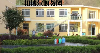 康縣職業(yè)技術學校2020年報名條件、招生要求、招生對象