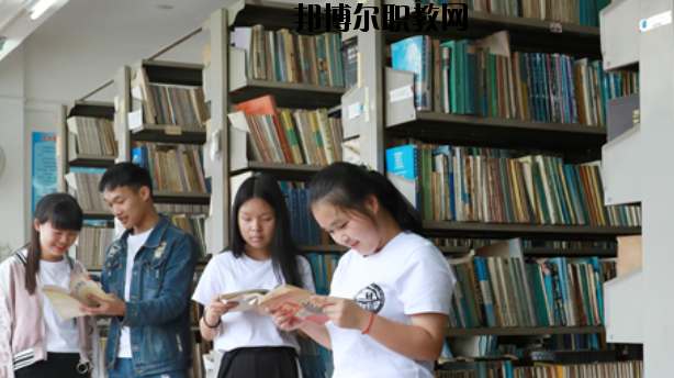 廣西二輕工業(yè)管理學(xué)校2020年報(bào)名條件、招生要求、招生對(duì)象 