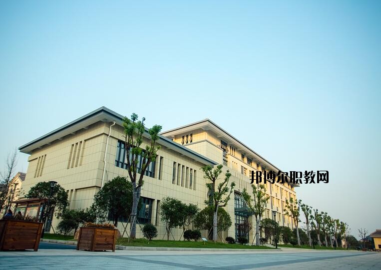 龍游縣職業(yè)技術(shù)學(xué)校2020年報(bào)名條件、招生要求、招生對(duì)象