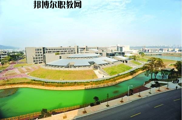 武穴財(cái)貿(mào)中等專業(yè)學(xué)校2020年報(bào)名條件、招生要求、招生對(duì)象