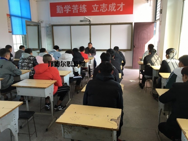 銅鼓縣職業(yè)中專學(xué)校2020年報名條件、招生要求、招生對象