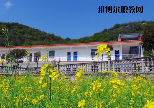 景德鎮(zhèn)傳統(tǒng)文化職業(yè)學校2020年報名條件、招生要求、招生對象
