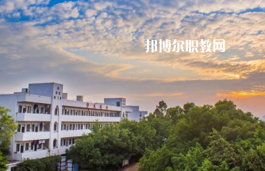 廣州市南沙區(qū)嶺東職業(yè)技術(shù)學(xué)校2020年報名條件、招生要求、招生對象