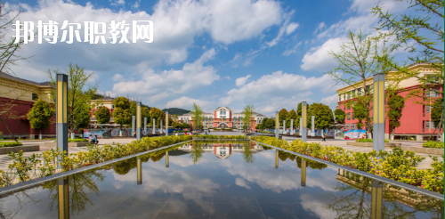 貴陽(yáng)幼兒師范高等專(zhuān)科學(xué)校(中職部)2020年招生辦聯(lián)系電話(huà)