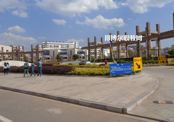 楚雄機械電子職業(yè)技術(shù)學(xué)校2021年招生錄取分?jǐn)?shù)線