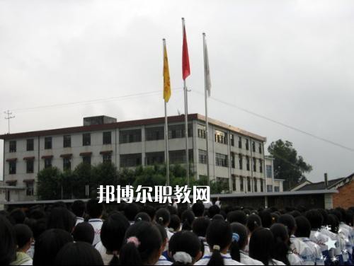 云南臨滄衛(wèi)生學(xué)校2021年報名條件、招生要求、招生對象