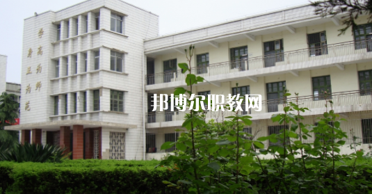 安徽省霍邱師范學(xué)校2021年報(bào)名條件、招生要求、招生對(duì)象