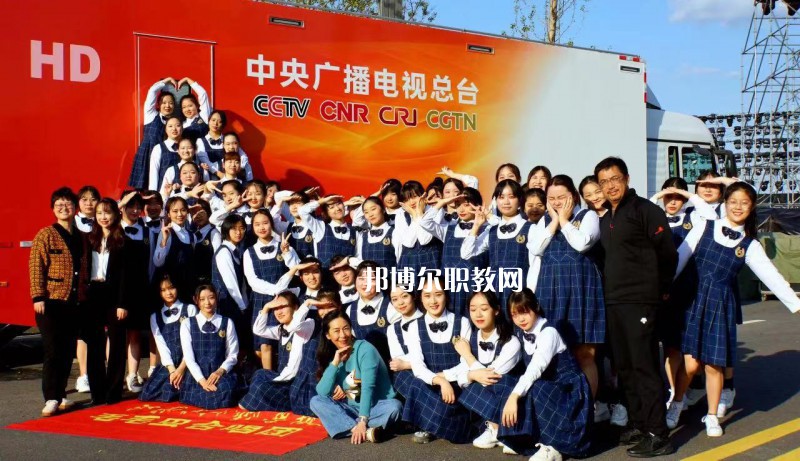 江蘇戲劇學(xué)校2022年報名條件、招生要求、招生對象