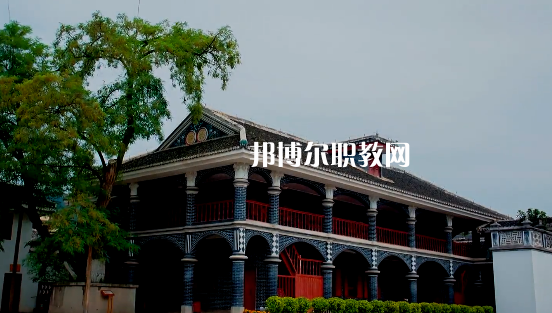 遵義職業(yè)技術(shù)學(xué)校2022年報名條件、招生要求、招生對象