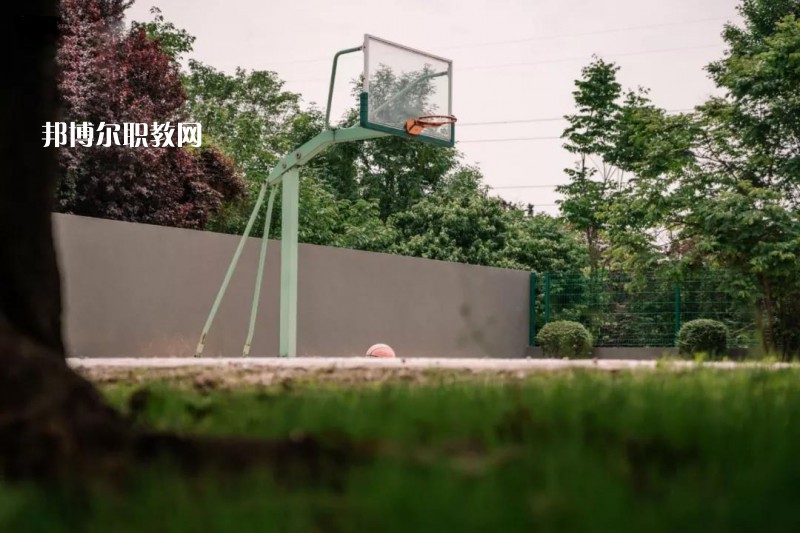 西安藝術(shù)職業(yè)高級(jí)中學(xué)2022年招生辦聯(lián)系電話(huà)