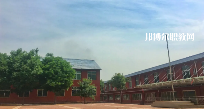 西安舞蹈職業(yè)學(xué)校2022年招生辦聯(lián)系電話(huà)