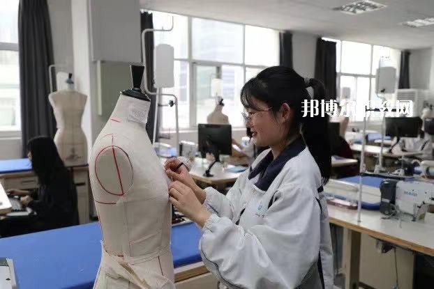 江蘇省蘇州絲綢中等專(zhuān)業(yè)學(xué)校2022年報(bào)名條件、招生要求、招生對(duì)象