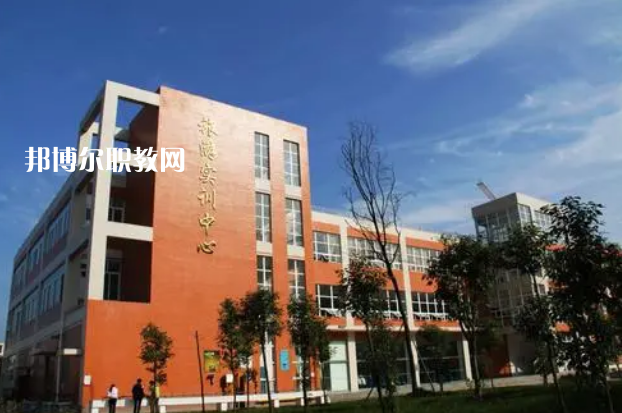 四川德陽(yáng)黃許職業(yè)中專學(xué)校2022年報(bào)名條件、招生對(duì)象、招生要求