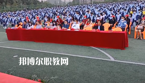 六盤水鐘山區(qū)職業(yè)技術(shù)學(xué)校2022年報(bào)名條件、招生要求、招生對(duì)象