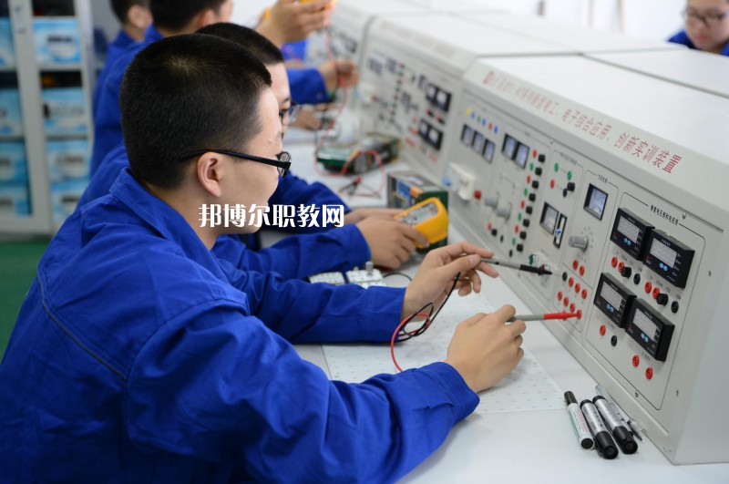 唐山建筑工程學校2022年報名條件、招生要求、招生對象