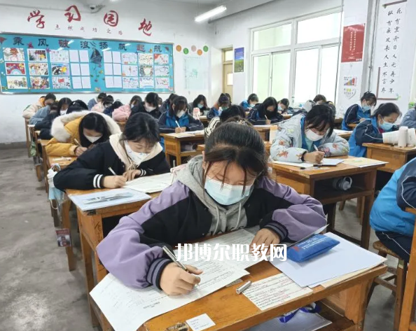 平?jīng)隼砉ぶ械葘?zhuān)業(yè)學(xué)校2022年報(bào)名條件、招生要求、招生對(duì)象