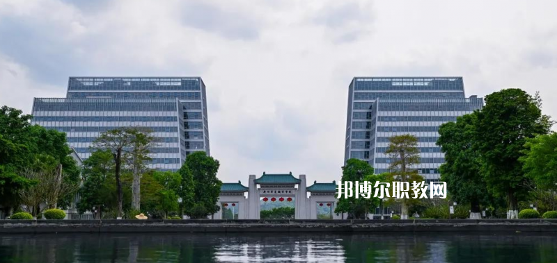 廣東華夏技工學(xué)校2022年報名條件、招生要求、招生對象