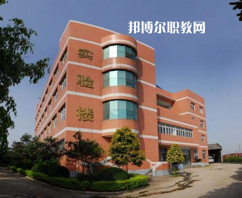重慶渝東技工學(xué)校2022年報(bào)名條件、招生要求、招生對(duì)象