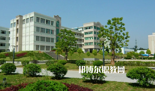 曲靖應用技術學校2022年招生錄取分數線