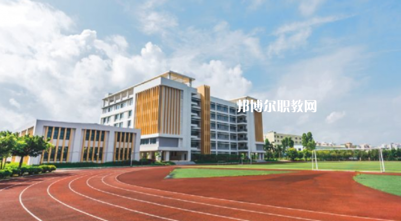 曲靖財經學校2022年報名條件、招生要求、招生對象