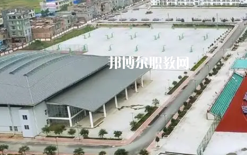 紫云苗族布依族自治民族職業技術中學2022年報名條件、招生要求、招生對象
