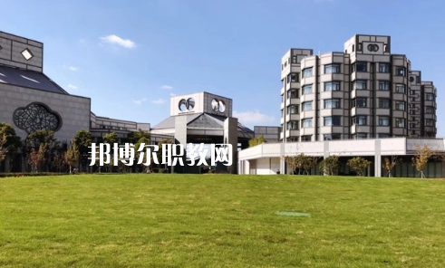 隨州高級技工學(xué)校2022年報名條件、招生要求、招生對象