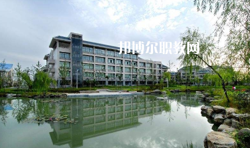 襄樊工業學校2022年報名條件、招生要求、招生對象