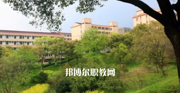 江蘇省宜興中等專業(yè)學(xué)校地址在哪里，哪個(gè)地區(qū)，哪個(gè)城市?
