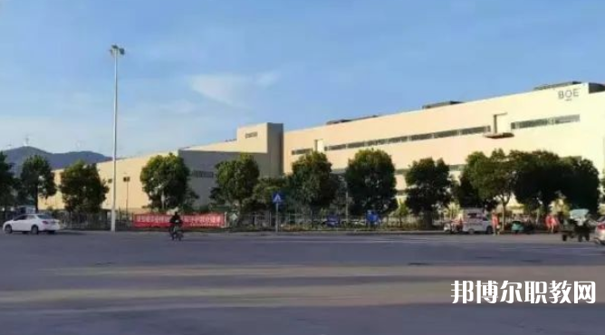 西安智能工業(yè)技工學(xué)校地址，乘車路線