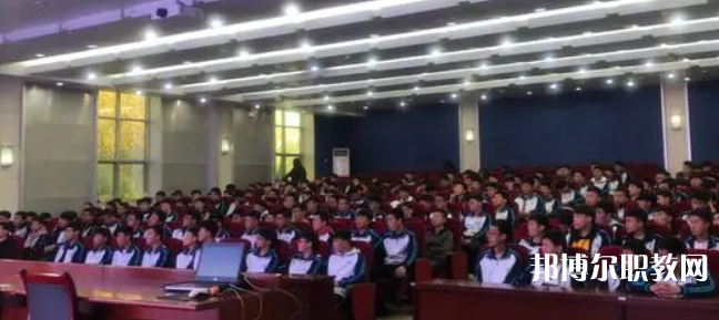 秦皇島市中等專業(yè)學(xué)校地址，乘車路線