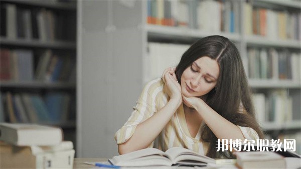 貴州哪里的中職學校能讀化工設(shè)備維修技術(shù)專業(yè)
